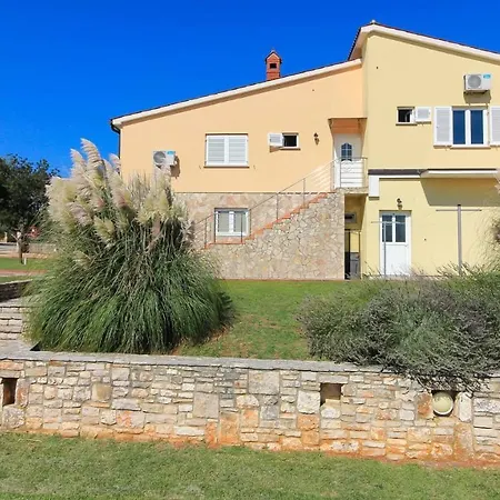 Large Ska With Amazing Private Pool Near The And Town By Wiibuk