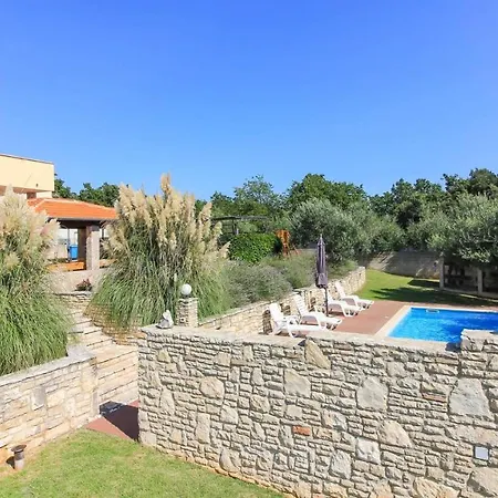 Large Ska With Amazing Private Pool Near The And Town By Wiibuk Villa Pula