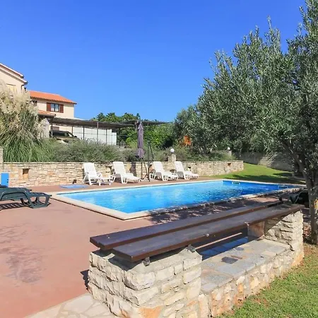 Large Ska With Amazing Private Pool Near The And Town By Wiibuk