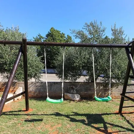 Large Ska With Amazing Private Pool Near The And Town By Wiibuk Villa Pula