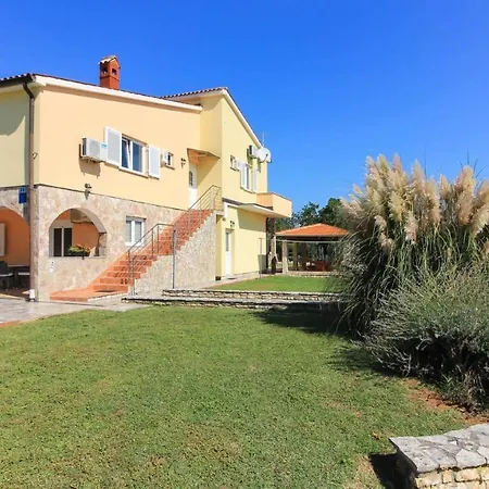 Large Ska With Amazing Private Pool Near The And Town By Wiibuk Villa Póla