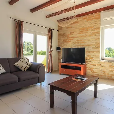 Large Ska With Amazing Private Pool Near The And Town By Wiibuk Villa Pula