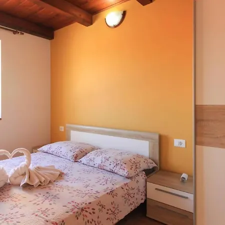 Large Ska With Amazing Private Pool Near The And Town By Wiibuk *