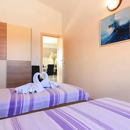 Villa Large Ska With Amazing Private Pool Near The And Town By Wiibuk Póla