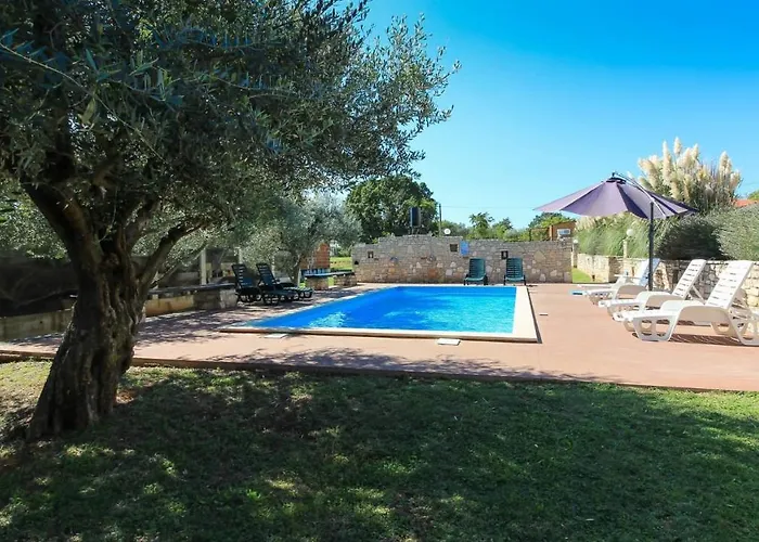 Villa Large Ska With Amazing Private Pool Near The And Town By Wiibuk Pola