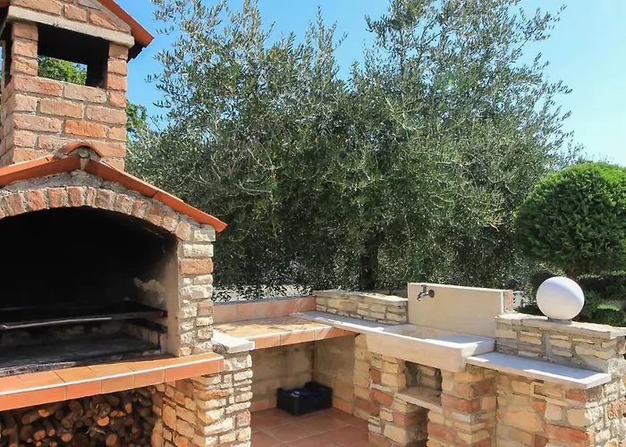 Villa Large Ska With Amazing Private Pool Near The And Town By Wiibuk Pola