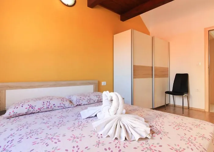 Large Ska With Amazing Private Pool Near The And Town By Wiibuk Vila