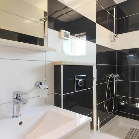 Large Ska With Amazing Private Pool Near The And Town By Wiibuk Villa