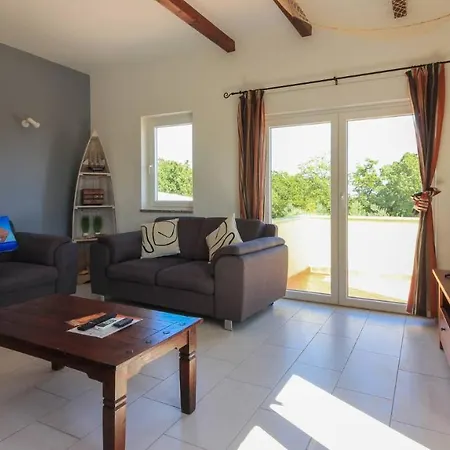 Villa Large Ska With Amazing Private Pool Near The And Town By Wiibuk Pula