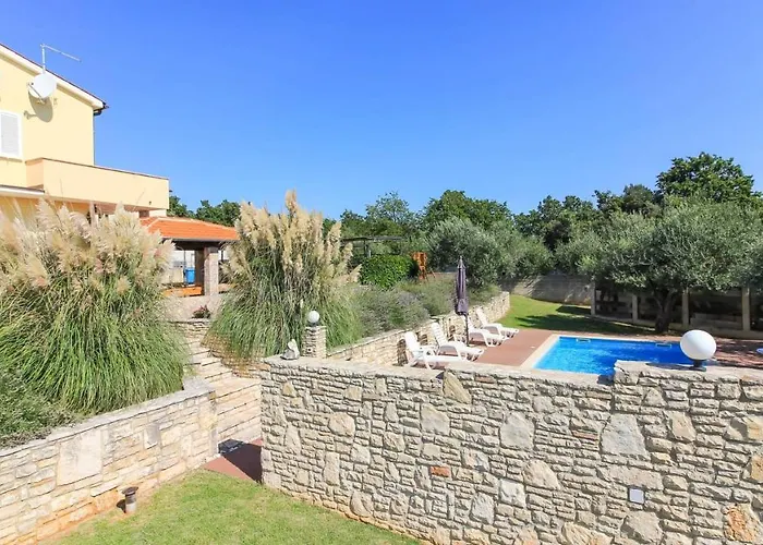 Large Ska With Amazing Private Pool Near The And Town By Wiibuk Villa Pula