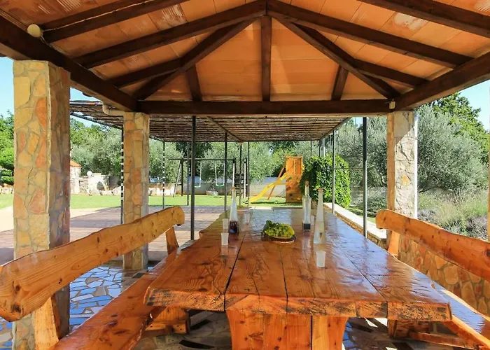 Large Ska With Amazing Private Pool Near The And Town By Wiibuk Villa *