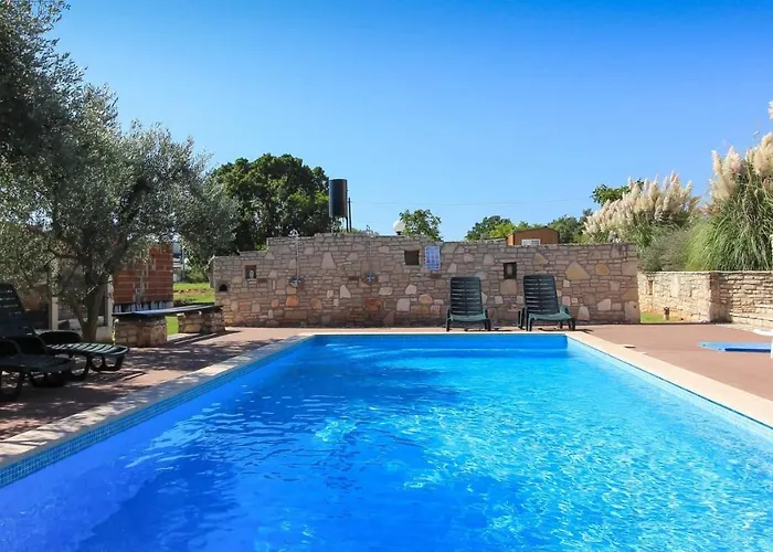 Large Ska With Amazing Private Pool Near The And Town By Wiibuk Villa Pula