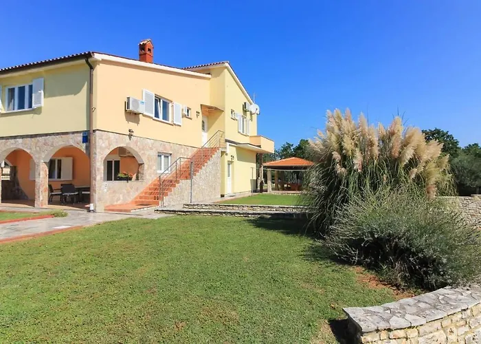 Large Ska With Amazing Private Pool Near The And Town By Wiibuk Villa Pula