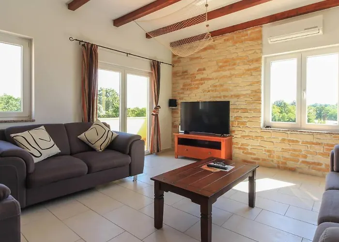 Large Ska With Amazing Private Pool Near The And Town By Wiibuk Villa Pula