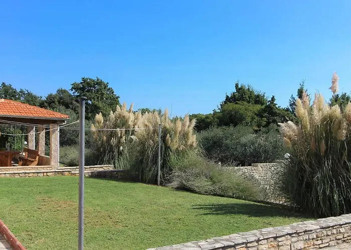 Large Ska With Amazing Private Pool Near The And Town By Wiibuk *