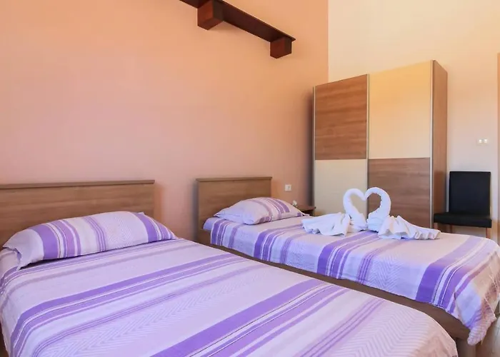 Large Ska With Amazing Private Pool Near The And Town By Wiibuk *