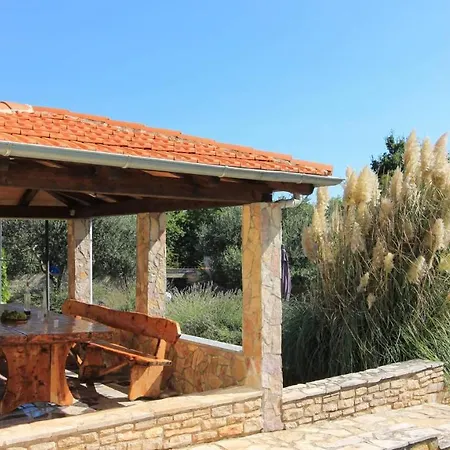 Large Ska With Amazing Private Pool Near The And Town By Wiibuk Pola