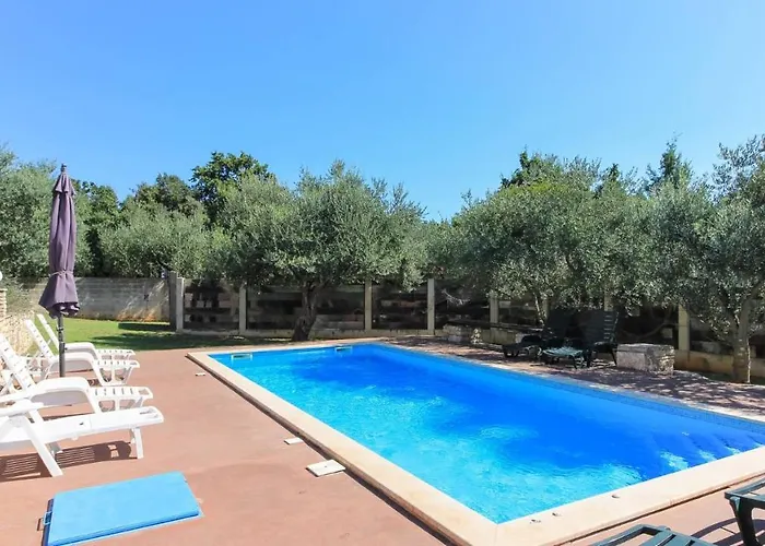 Large Ska With Amazing Private Pool Near The And Town By Wiibuk Villa Pula